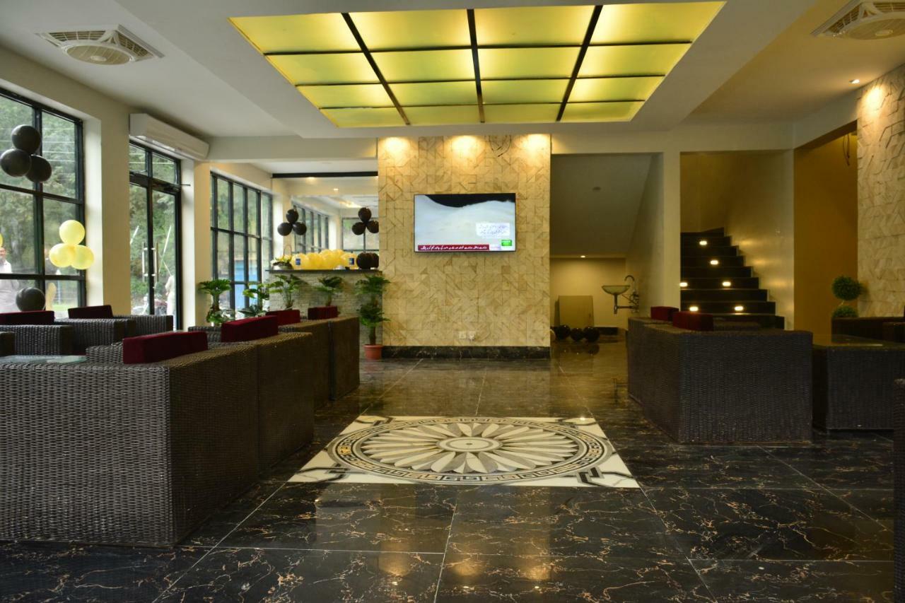 La Orilla Hotel Muzaffarabad Buitenkant foto