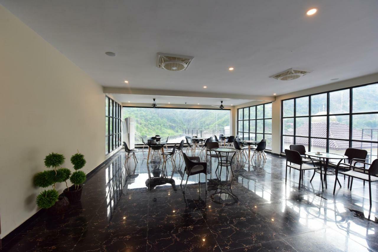 La Orilla Hotel Muzaffarabad Buitenkant foto
