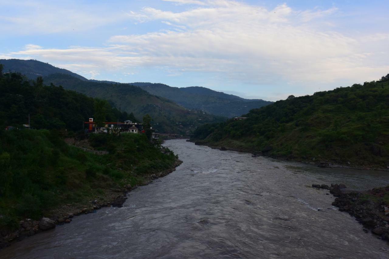 La Orilla Hotel Muzaffarabad Buitenkant foto