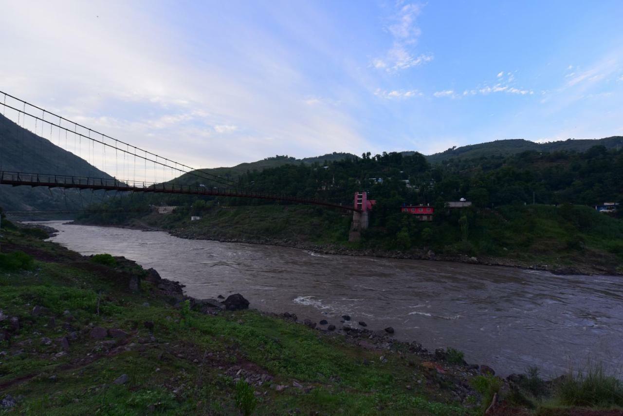 La Orilla Hotel Muzaffarabad Buitenkant foto