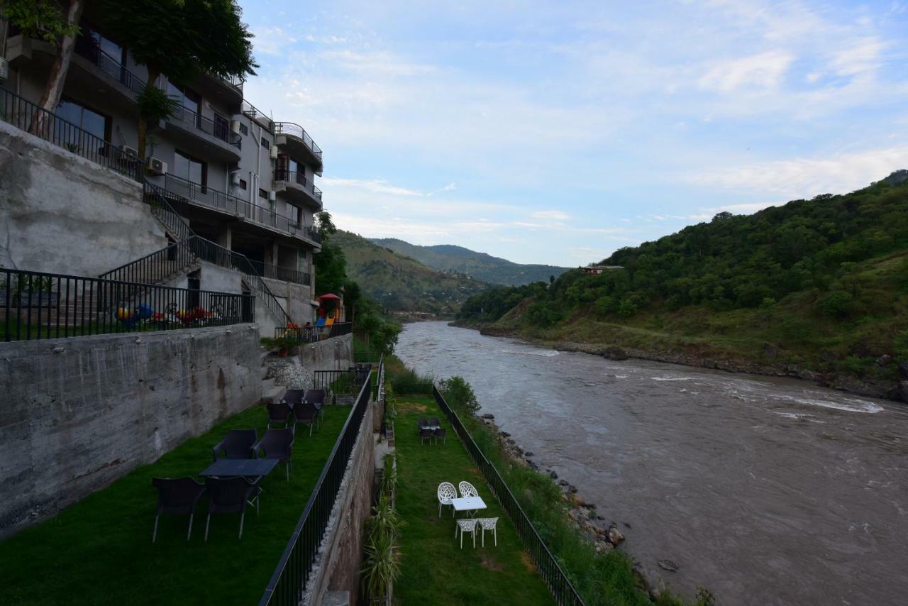 La Orilla Hotel Muzaffarabad Buitenkant foto